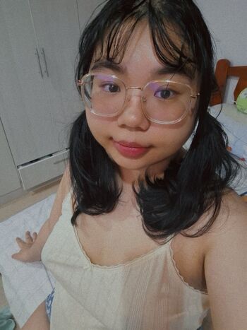 Bunniiigirlgirl image