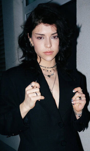 Bunnywelldressed image