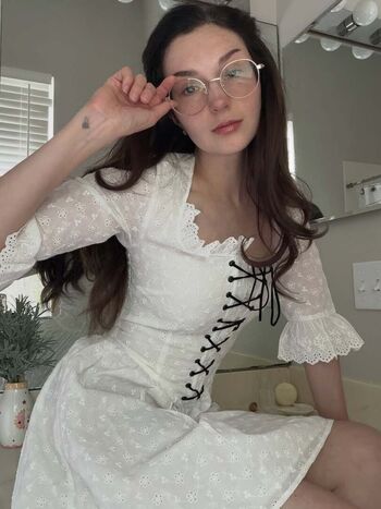 Busy b asmr image