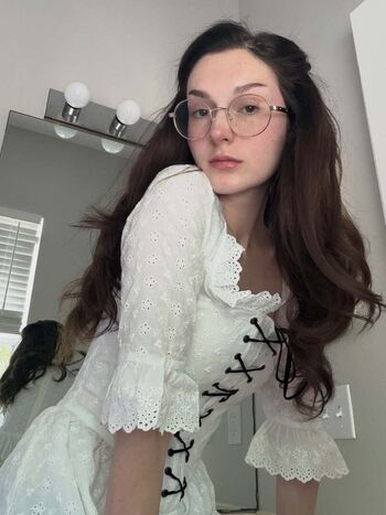 Busy b asmr image