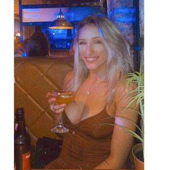 Caitlin beevers image