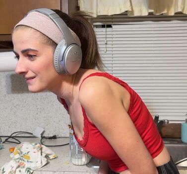 Caitlin marie reacts page 4 image