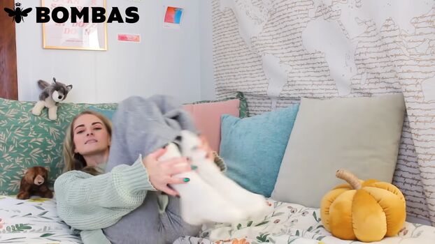 Caitlin marie reacts page 4 image