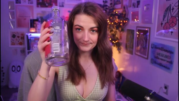 Caitlin marie reacts image