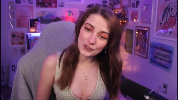 Caitlin marie reacts image
