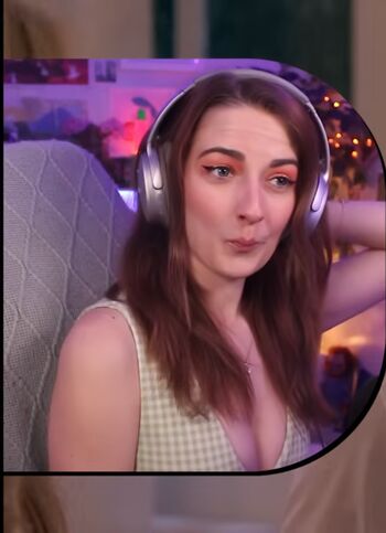 Caitlin marie reacts image