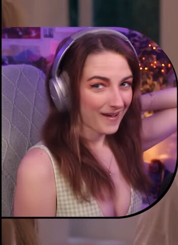 Caitlin marie reacts image