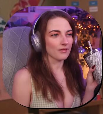 Caitlin marie reacts image