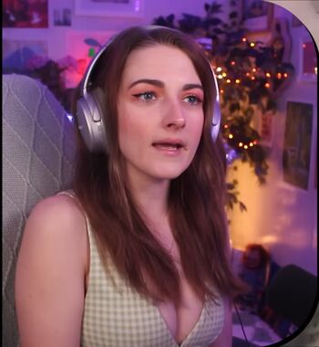 Caitlin marie reacts image