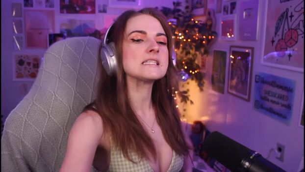 Caitlin marie reacts image