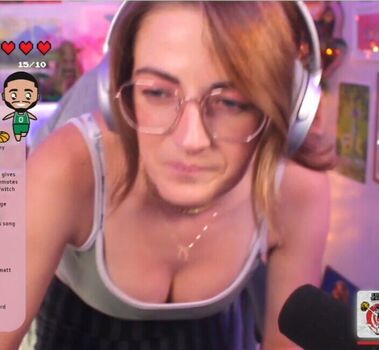 Caitlin marie reacts image