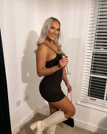 Caitlin perriam image