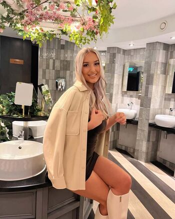 Caitlin perriam image