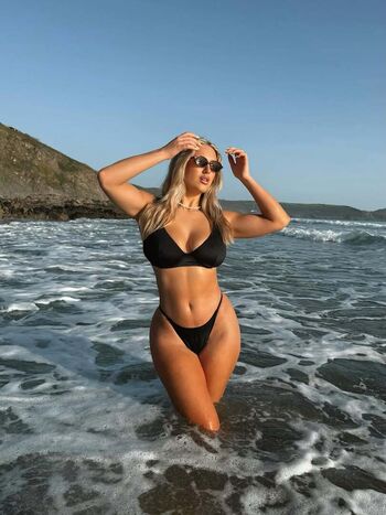 Caitlin perriam image