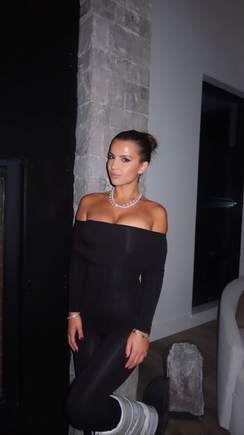 Caitlin strezovski. Caitlinstrez