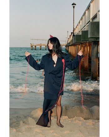 caitlyn.park / Moscot girl