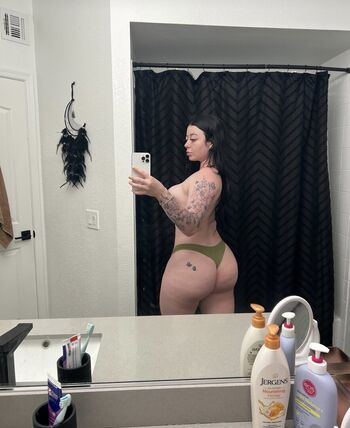 Caitlyneavess image