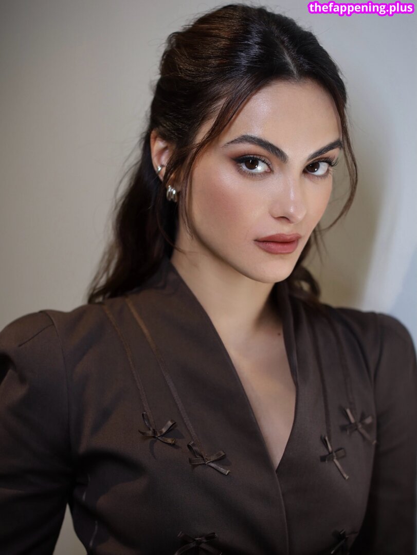 Camila Mendes