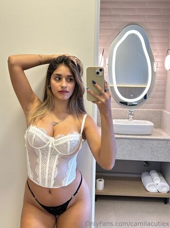 Camila reyes image