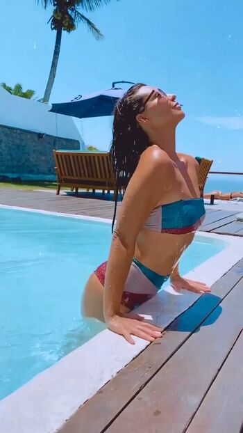 Camila rodrigues image
