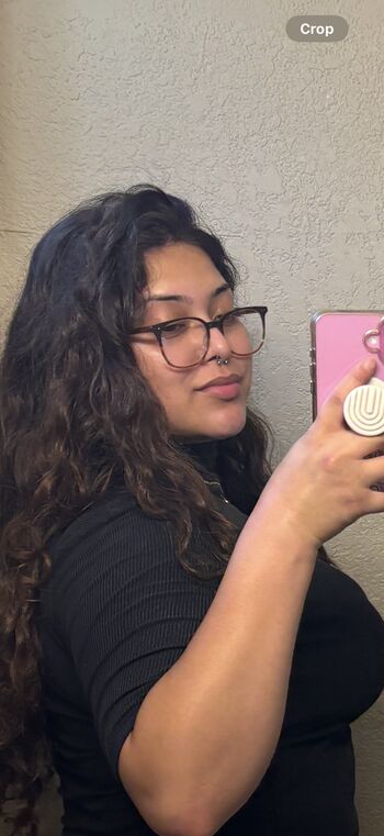 Camilavvndrade image