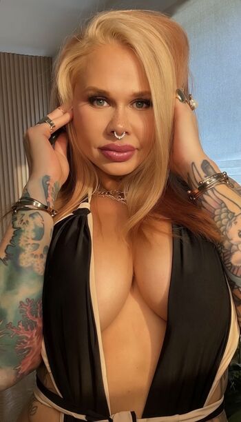 Cammie leal image