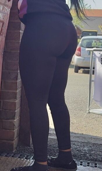 Candidsluts image