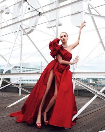 Cara delevingne image