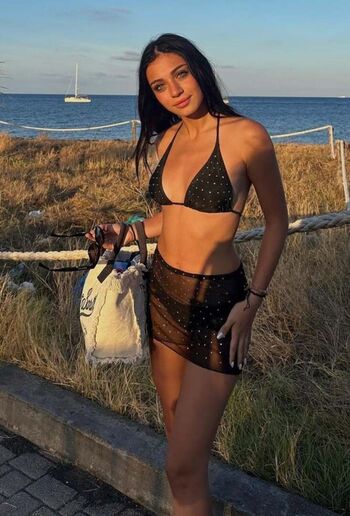 Carla famulari image