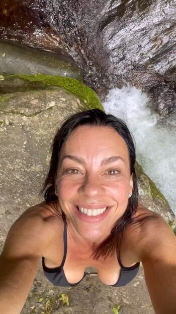 Carla marins image