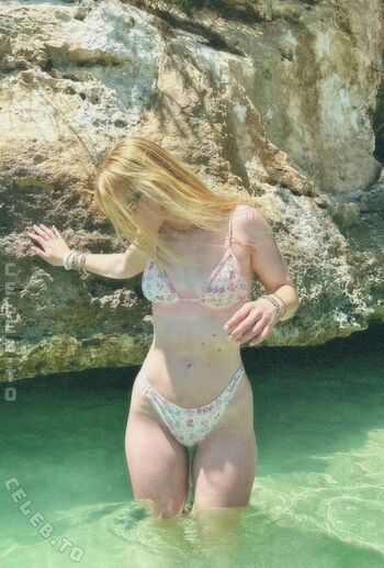 Carla zombek image