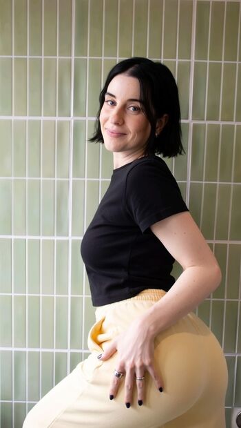 Carly incontro page 3 image