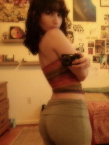 Carly mariss image