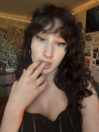 Carly mariss image