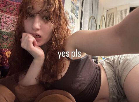 Carly mariss image