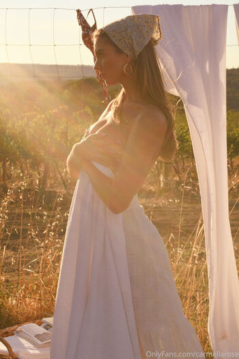 Carmella rose 1 image