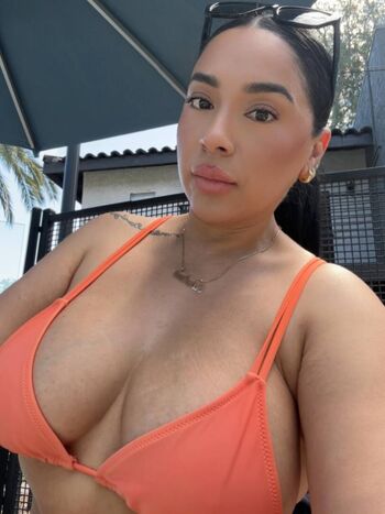 Carolina dominguez image
