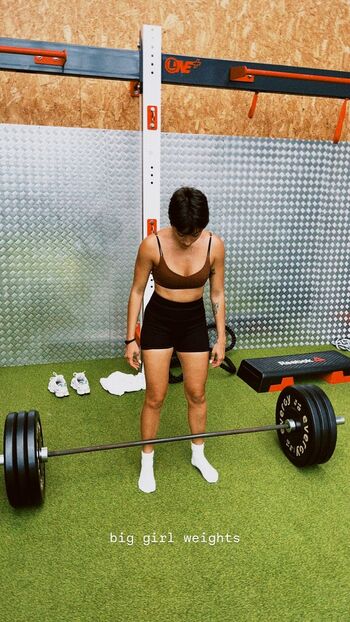 Carolina oliveira image