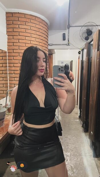 Carolzinhaxd1 image