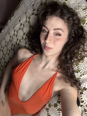 Carriemadsin image