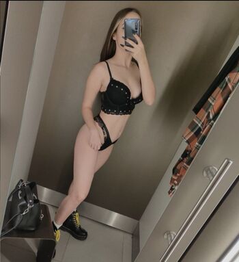 Cassandra davis 1 image