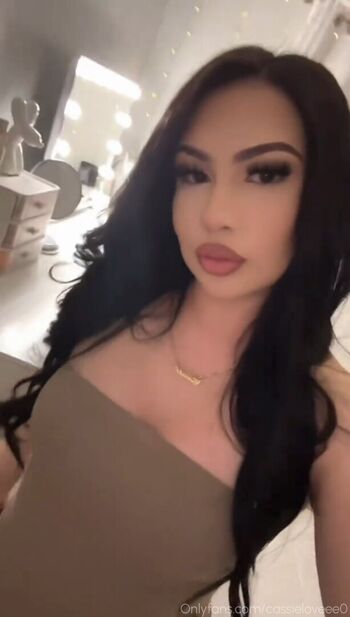 Cassandra obeso image