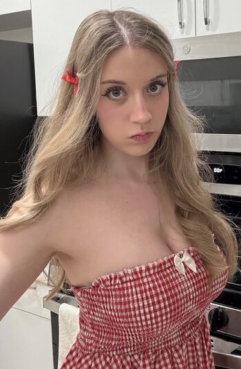 Celebrity Guilty Pleasures & Underrated Women