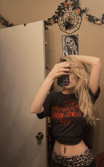 Cemeteryfaerie image