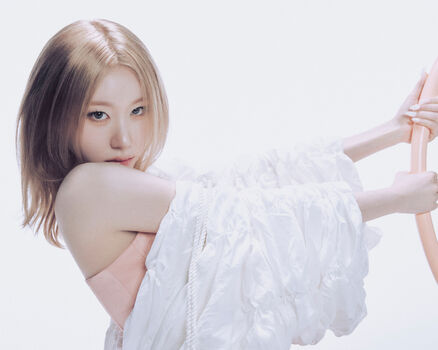 Chaeryeong page 3 image