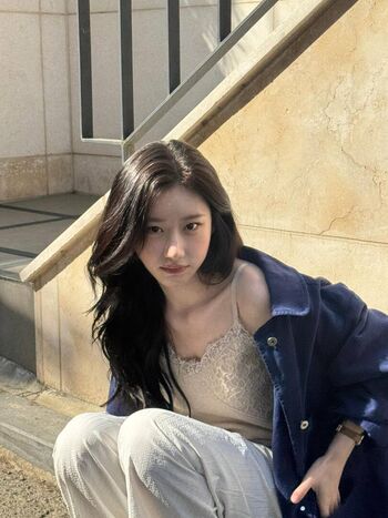 Chaeryeong page 3 image