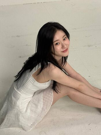 Chaeryeong page 2 image