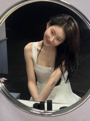 Chaeryeong page 2 image