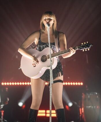 Charity Eden / Taylor Swift Impersonator