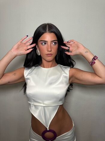 Charli d amelio page 3 image